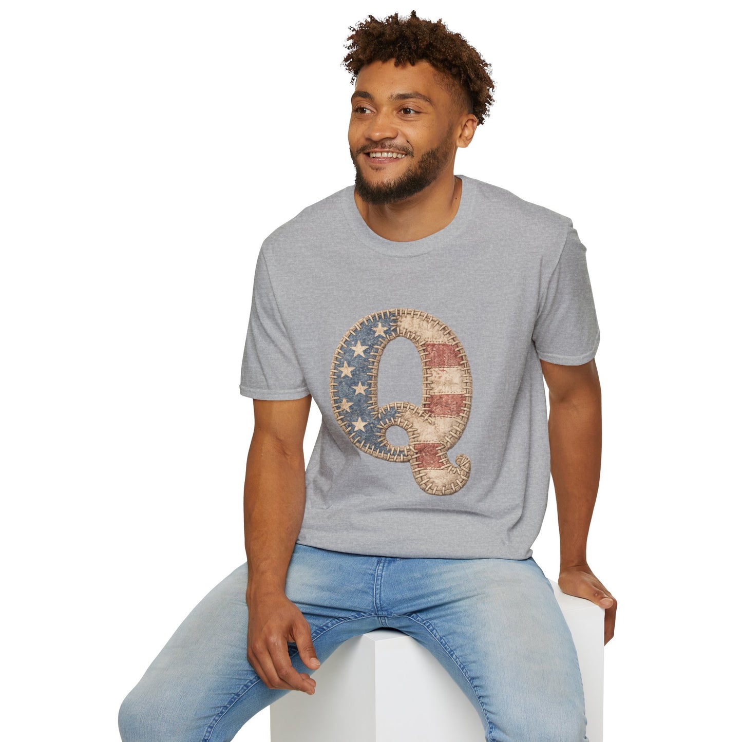 Q Patriotic T‑Shirt – Vintage American Flag Initial Tee