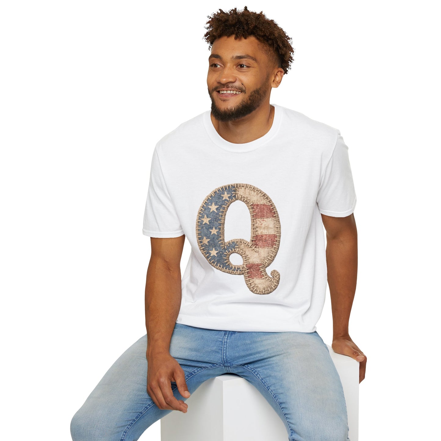 Q Patriotic T‑Shirt – Vintage American Flag Initial Tee
