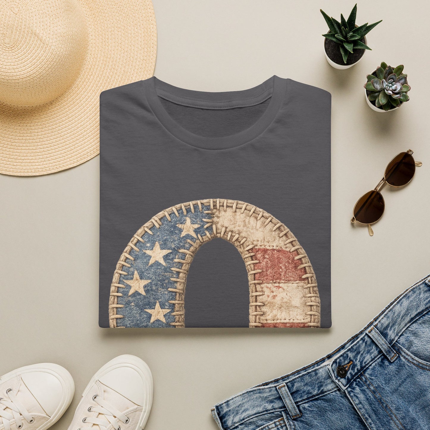 Patriotic Letter Q T‑Shirt — Vintage American Flag Initial Tee