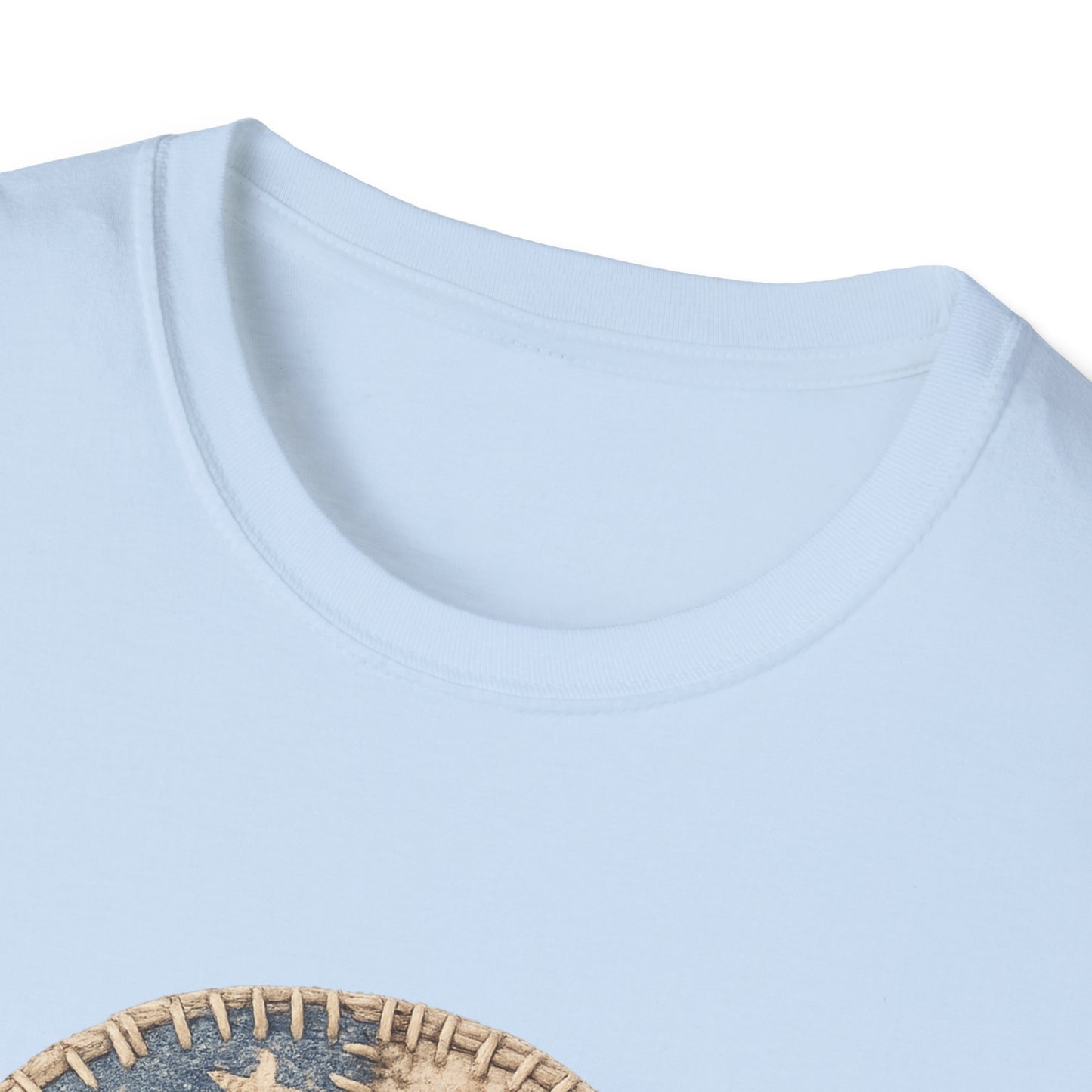 Q Patriotic T‑Shirt – Vintage American Flag Initial Tee