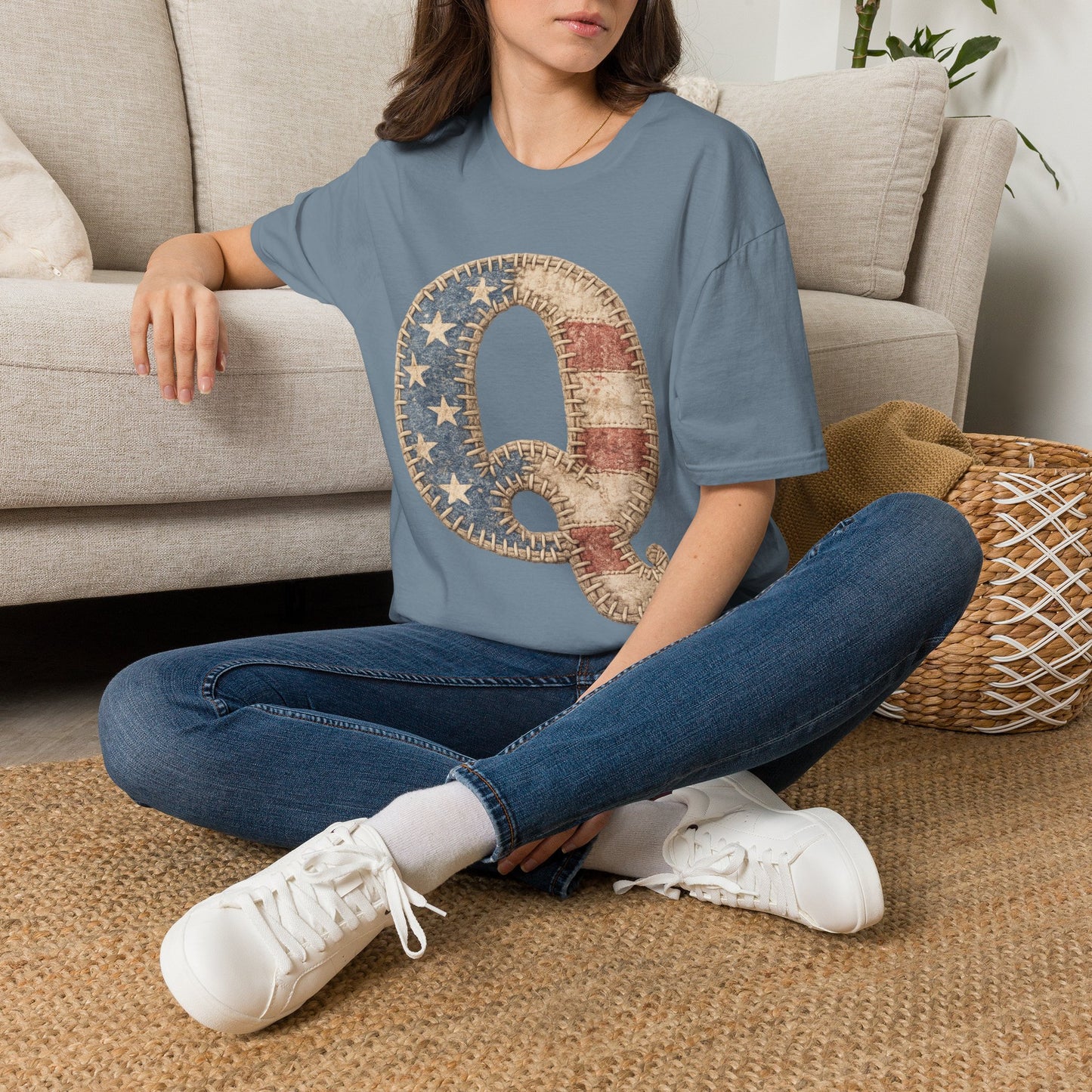 Patriotic Letter Q T‑Shirt — Vintage American Flag Initial Tee