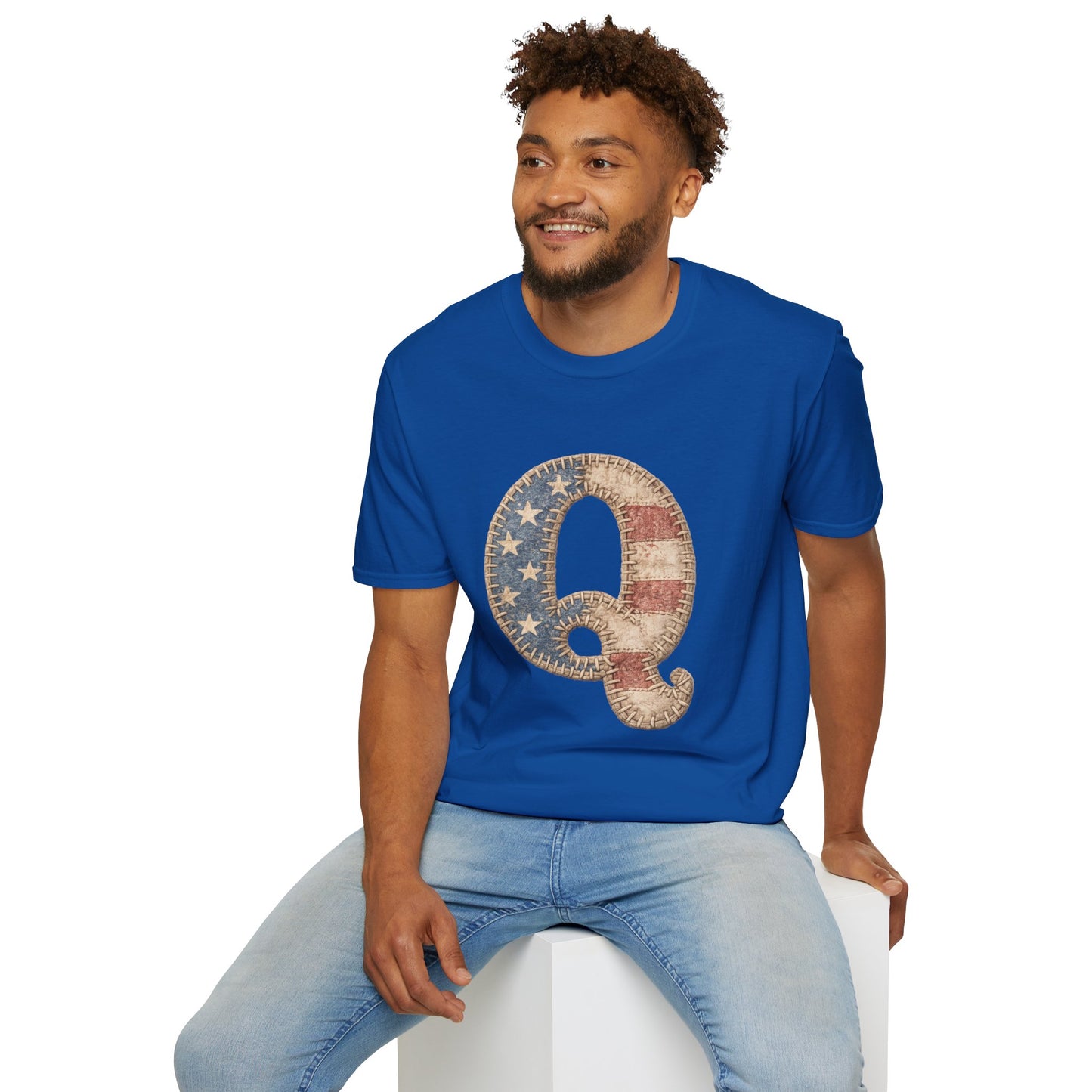 Q Patriotic T‑Shirt – Vintage American Flag Initial Tee