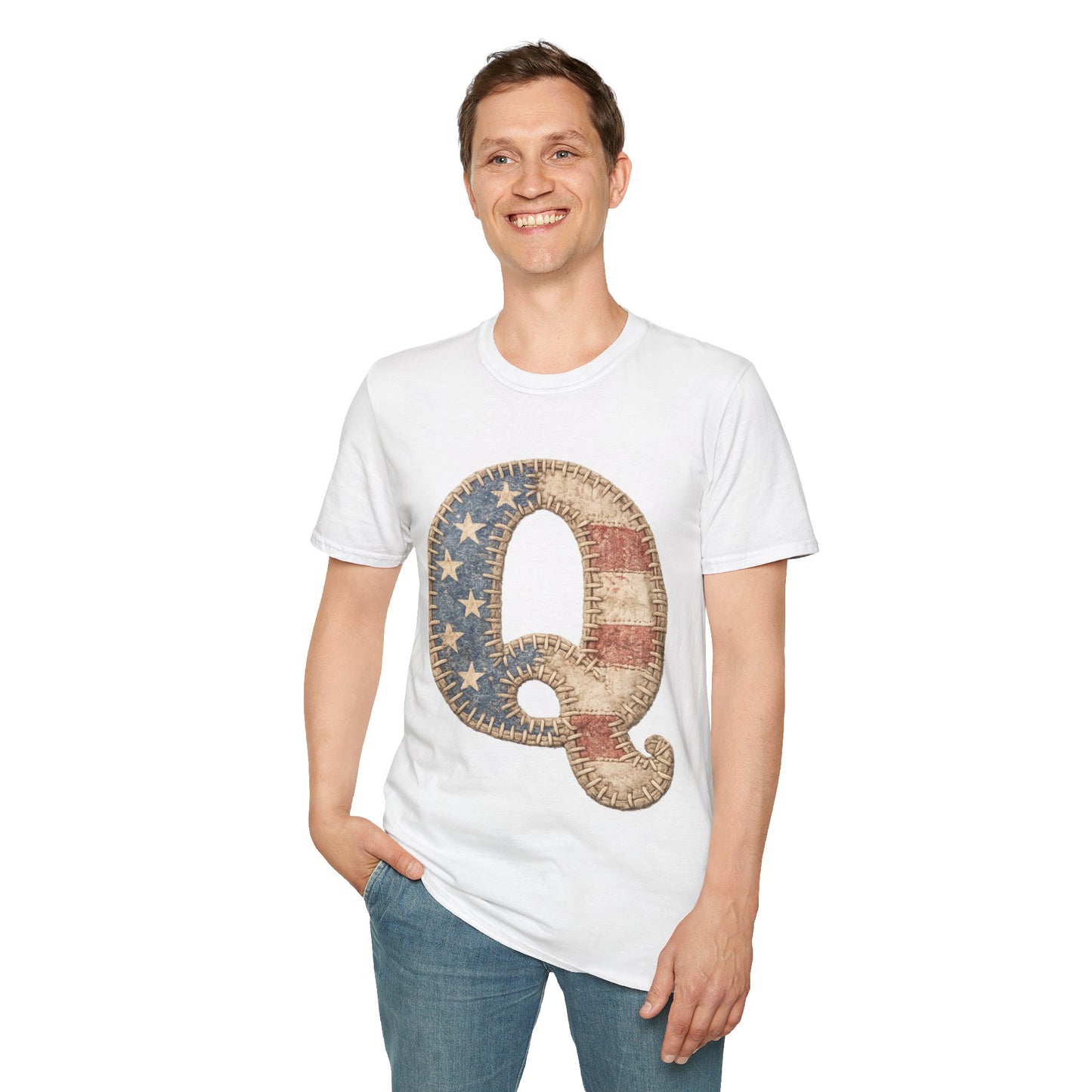Patriotic Letter Q T‑Shirt — Vintage American Flag Initial Tee