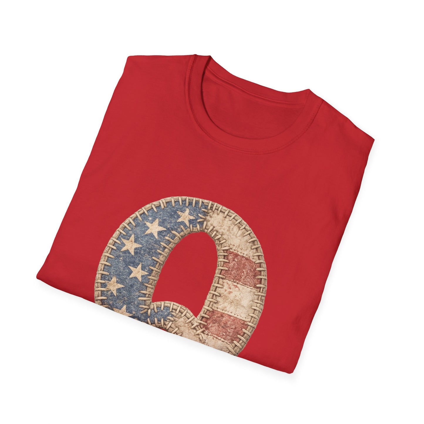Q Patriotic T‑Shirt – Vintage American Flag Initial Tee