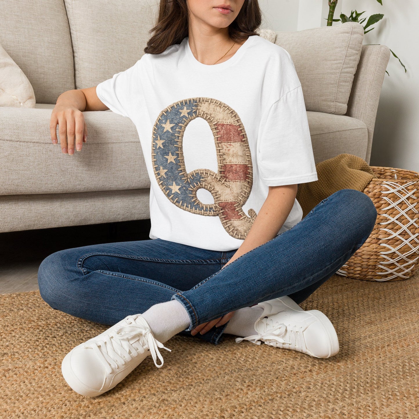 Patriotic Letter Q T‑Shirt — Vintage American Flag Initial Tee
