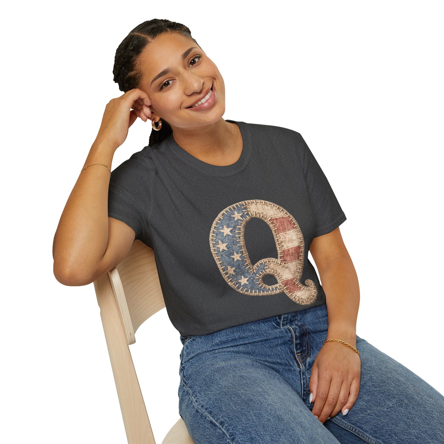 Q Patriotic T‑Shirt – Vintage American Flag Initial Tee