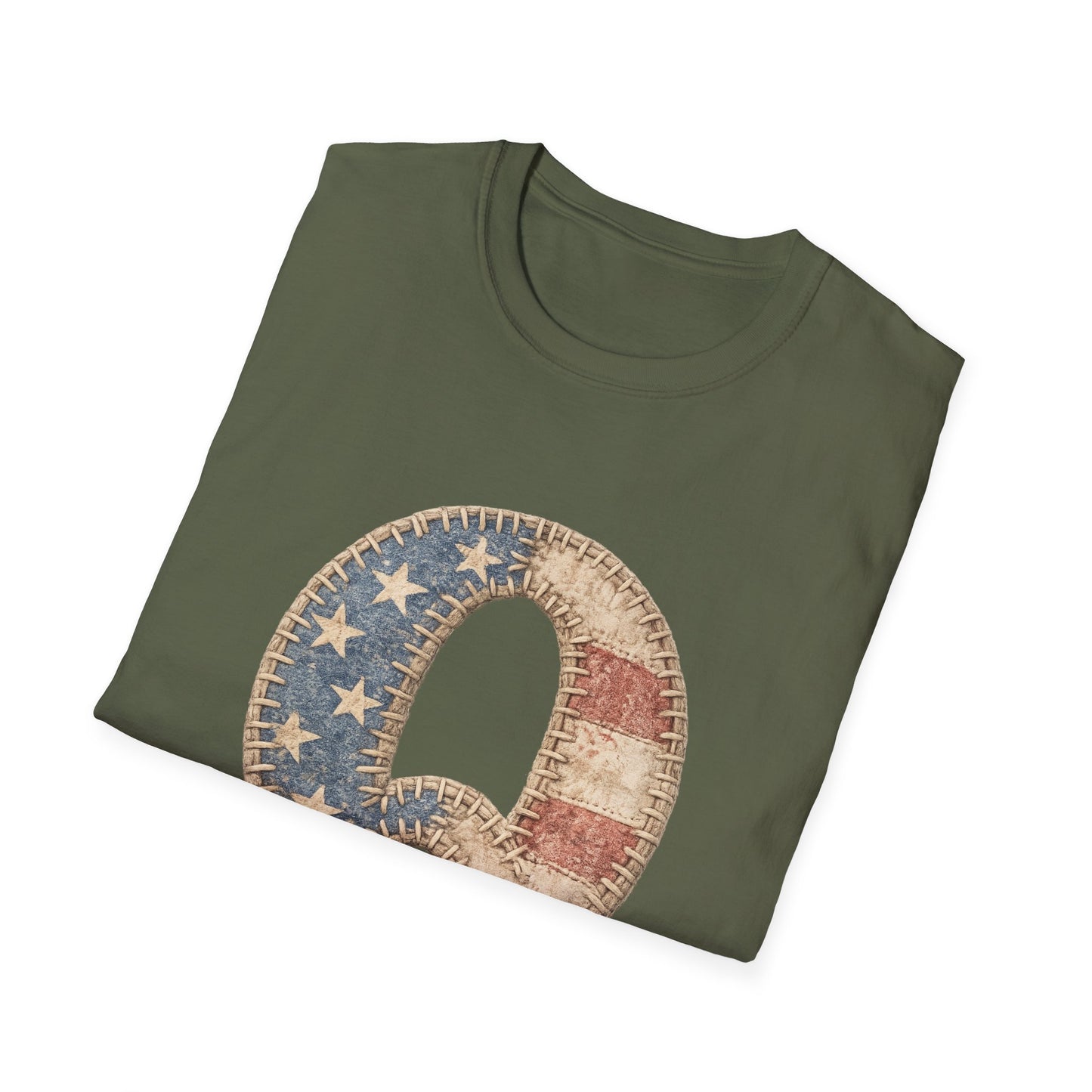 Q Patriotic T‑Shirt – Vintage American Flag Initial Tee