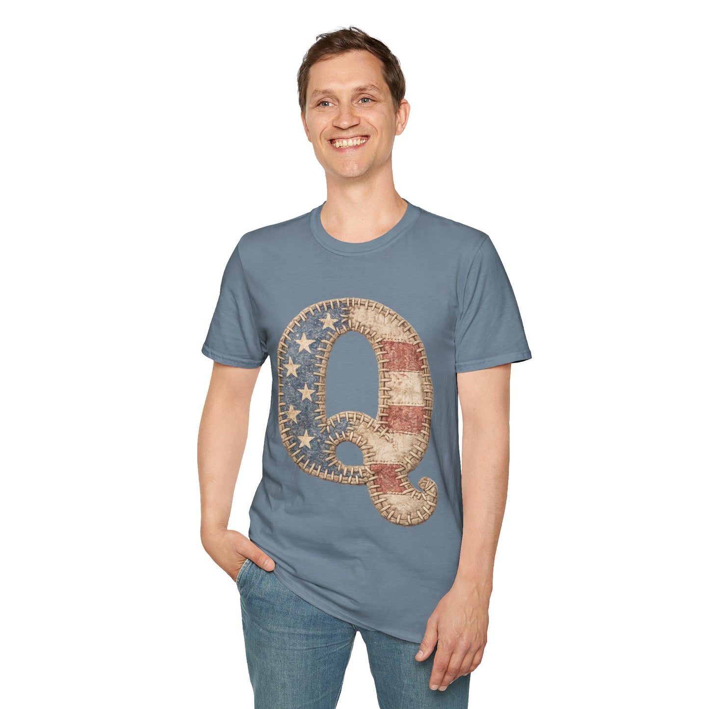 Patriotic Letter Q T‑Shirt — Vintage American Flag Initial Tee