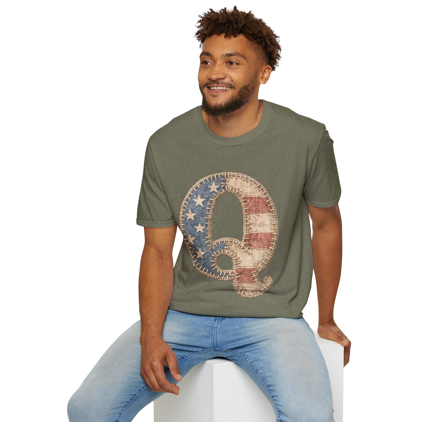Patriotic Letter Q T‑Shirt — Vintage American Flag Initial Tee
