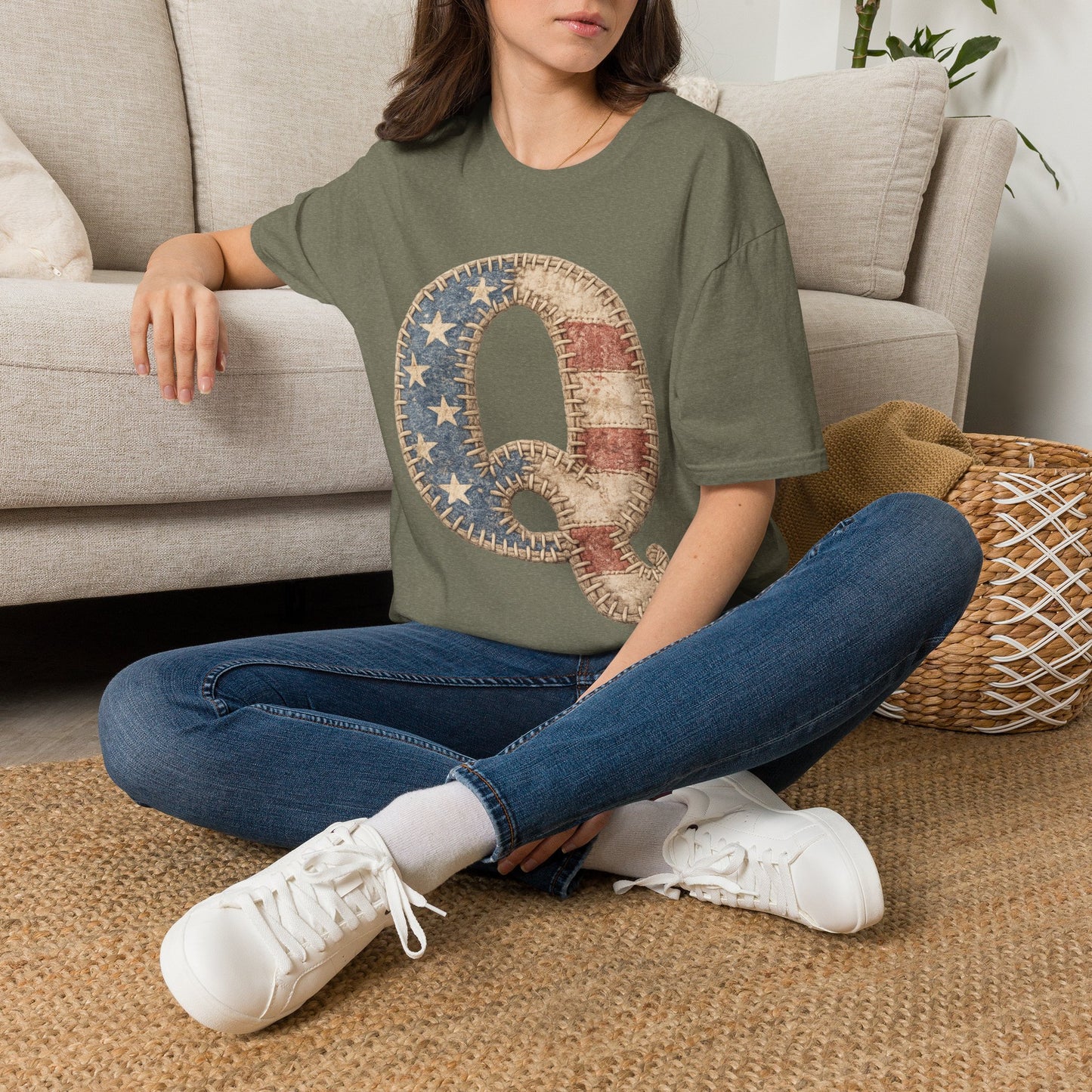 Patriotic Letter Q T‑Shirt — Vintage American Flag Initial Tee