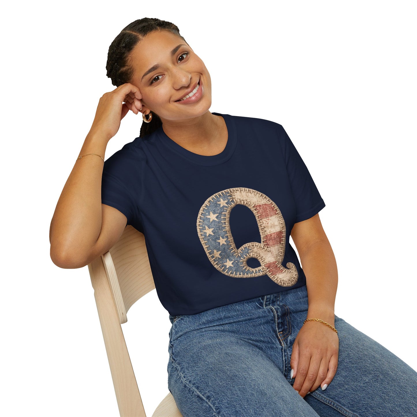 Q Patriotic T‑Shirt – Vintage American Flag Initial Tee