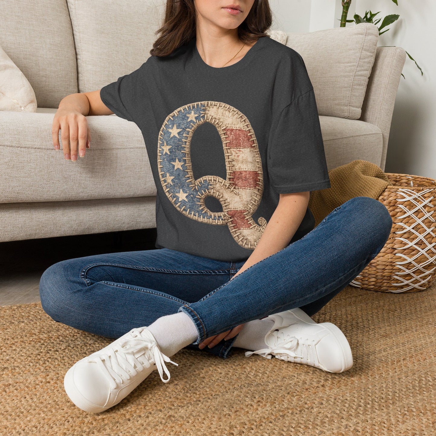 Patriotic Letter Q T‑Shirt — Vintage American Flag Initial Tee