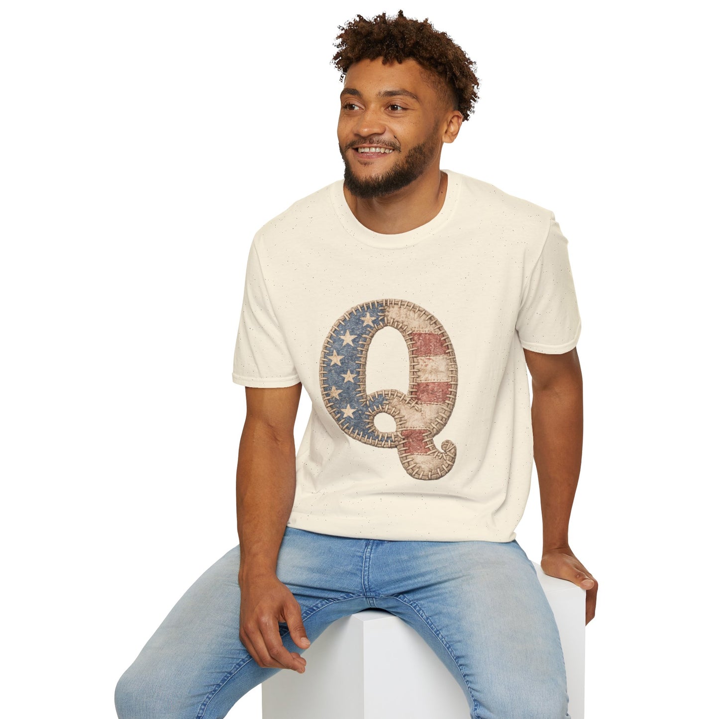 Q Patriotic T‑Shirt – Vintage American Flag Initial Tee