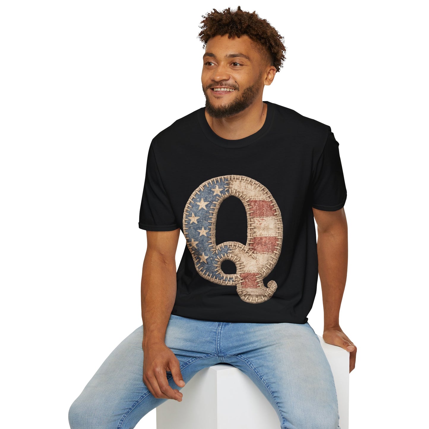 Patriotic Letter Q T‑Shirt — Vintage American Flag Initial Tee