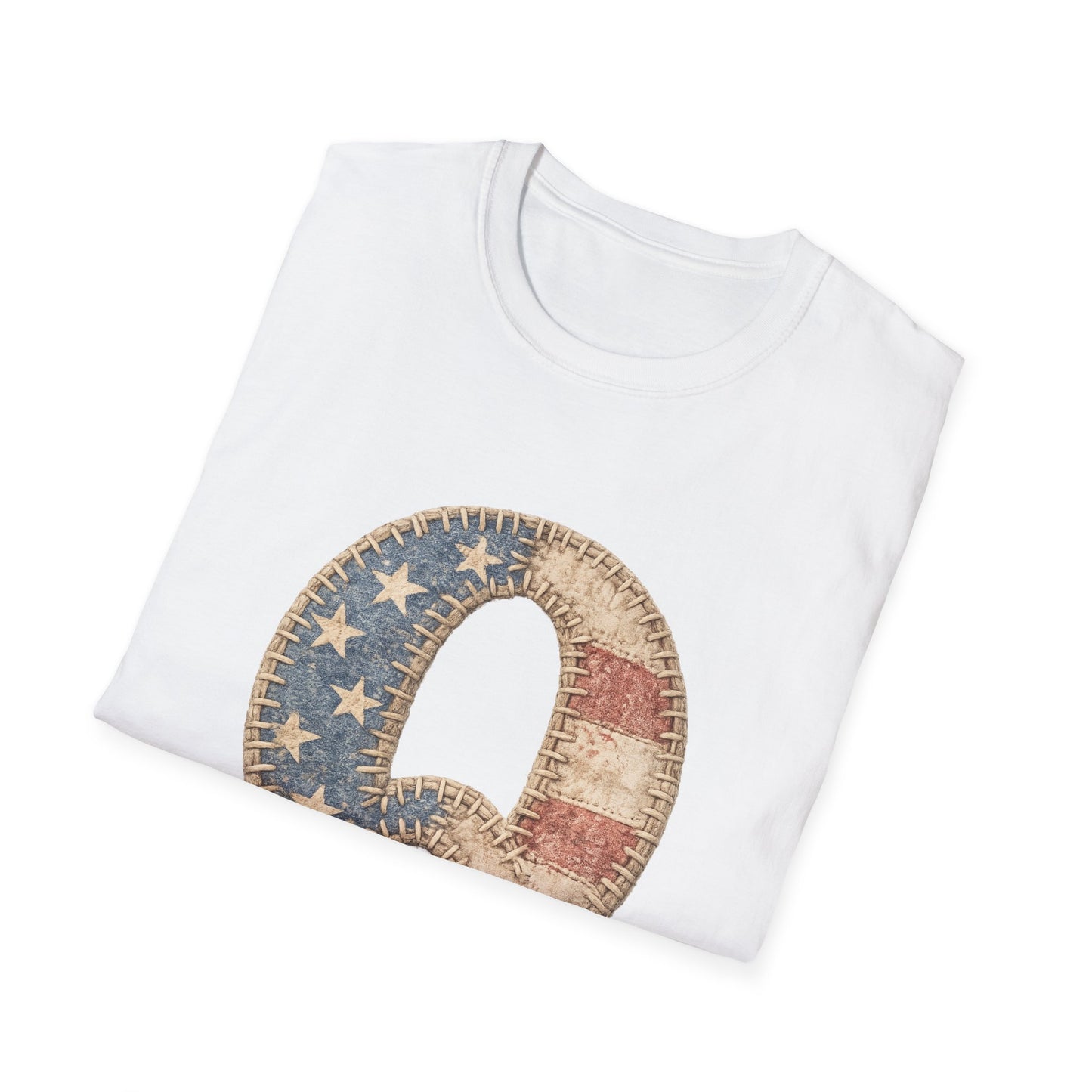 Q Patriotic T‑Shirt – Vintage American Flag Initial Tee
