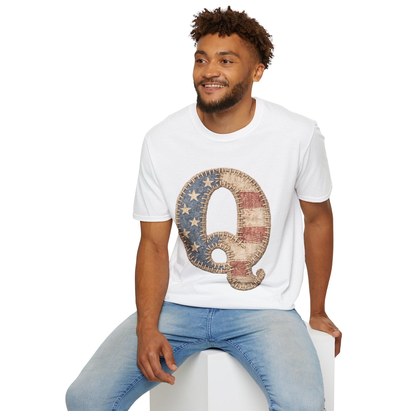 Patriotic Letter Q T‑Shirt — Vintage American Flag Initial Tee